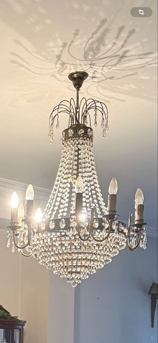 Candeeiro de Cristal Elegante com Detalhes Dourados
