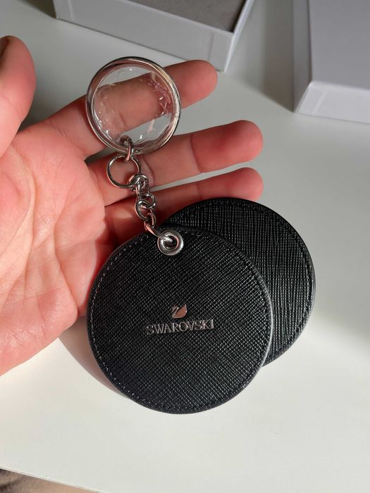 Elegancki breloczek Swarovski z kryształami i lusterkiem
