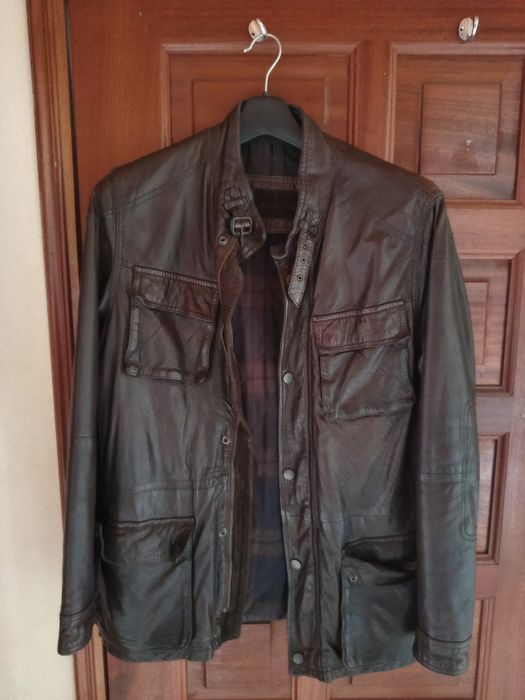 Casaco em pele castanho