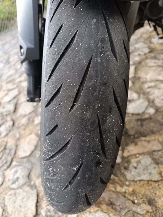 Mota CB650R 2023