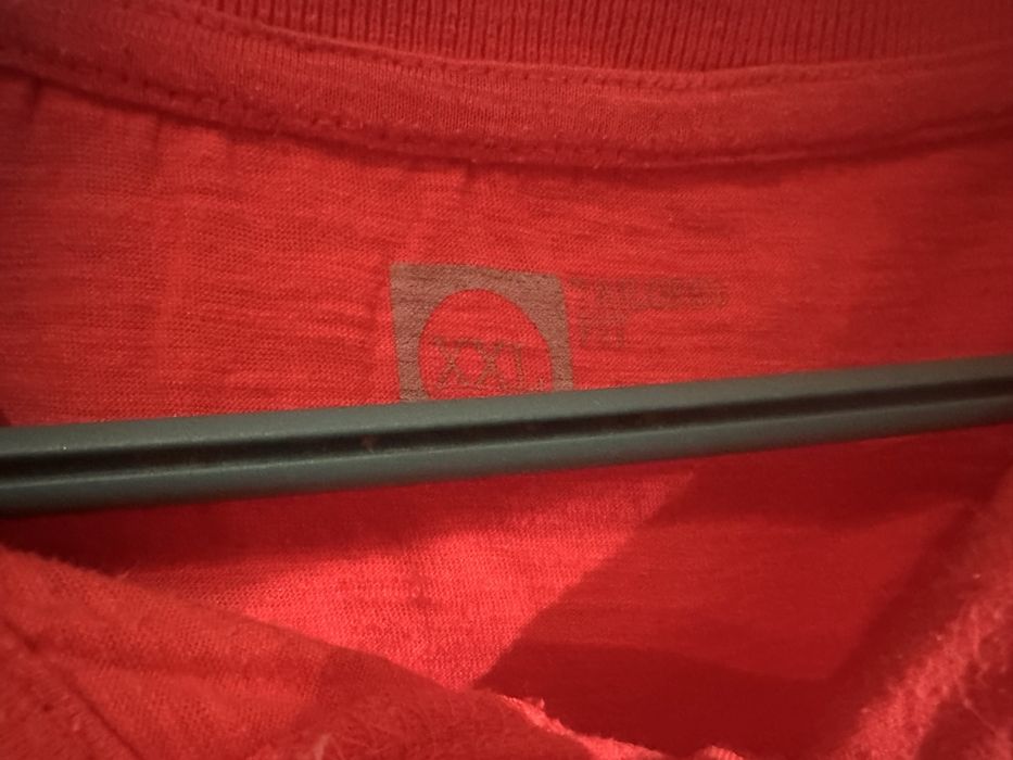 Polo laranja em bom estado