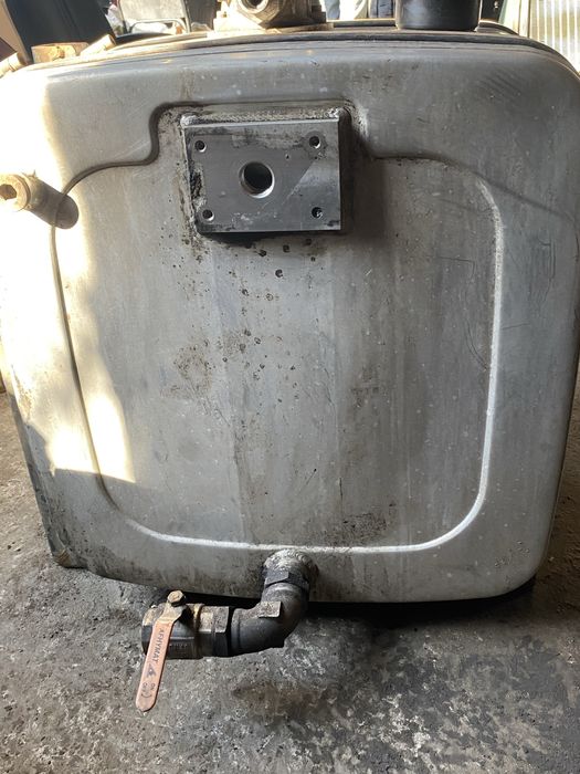 Продам бак гідравлічний