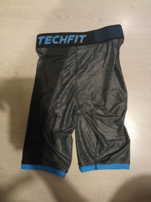 Spodenki Techfit Adidas kompresyjne Climachill rozmiar M