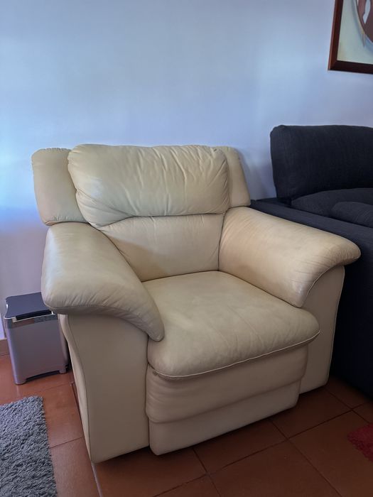 Poltrona de pele genuina