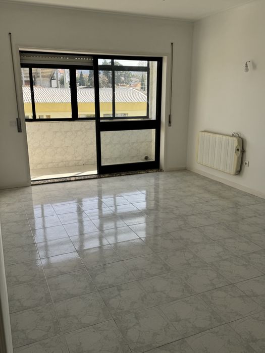 Arrendo apartamento T2 Santo Tirso