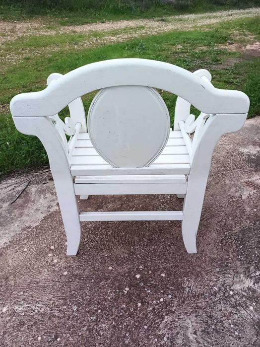Cadeiras/Poltronas e Mesa de Jardim, em madeira maciça
