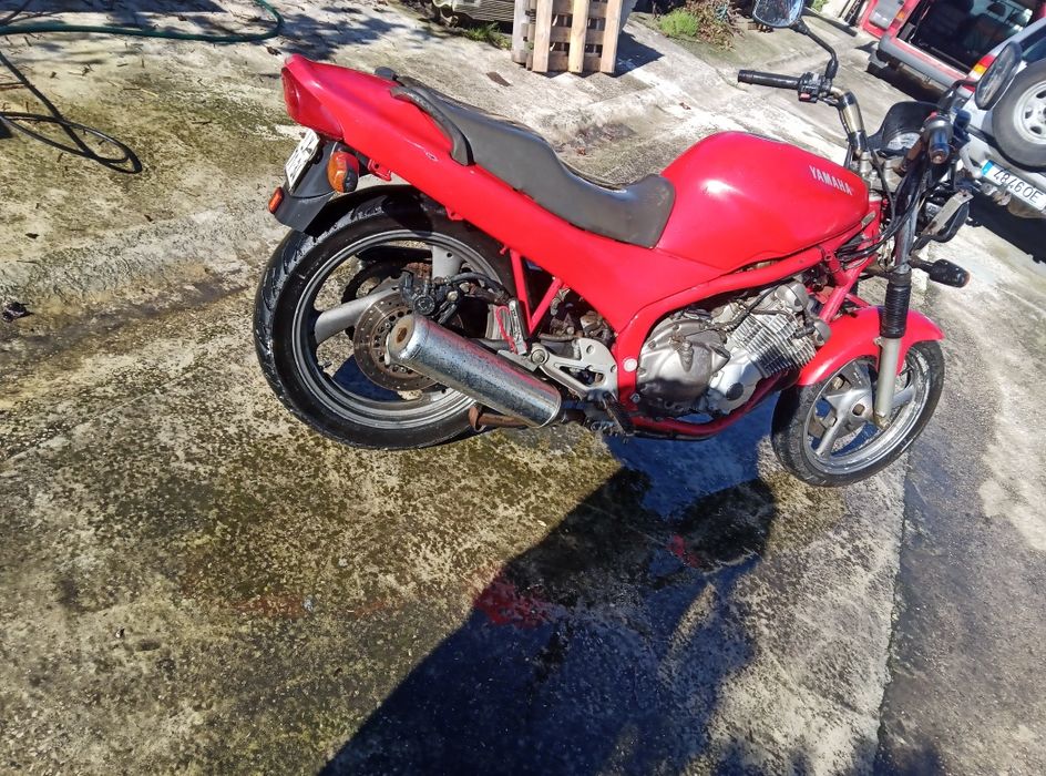 Moto com pouco uso, poucos km.