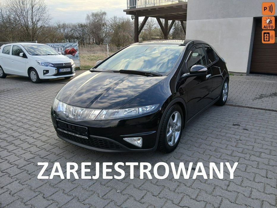 Honda Civic 1.8i alufelgi klimatronik czujniki alkantara 6 biegów stanBDB