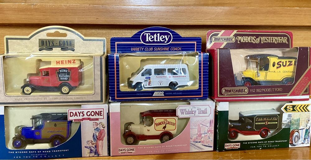 Carrinhos de várias marcas