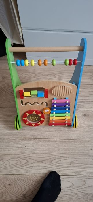 Pchacz, chodzik, zabawka dla dziecka