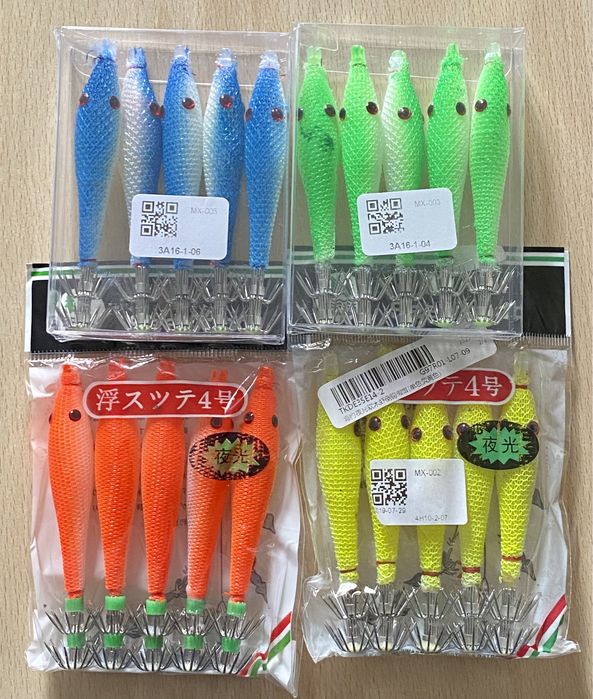 Santiago clown, M size pony, glow and shrimp rattle 3.564575347469059124