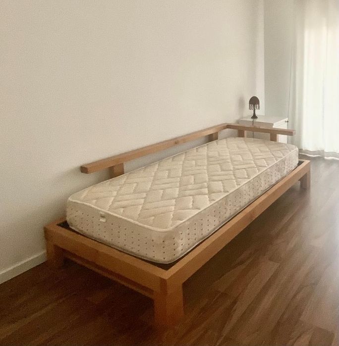Cama individual de carvalho (oferta do colchão)