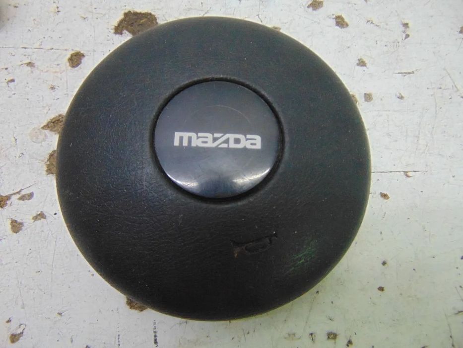 Renault Antigo pega mão/Mazda centro