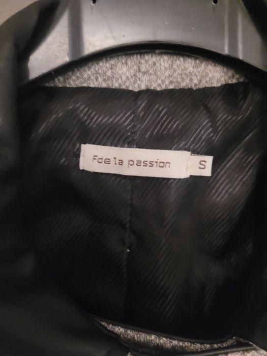 Krutka marynarka do pasa