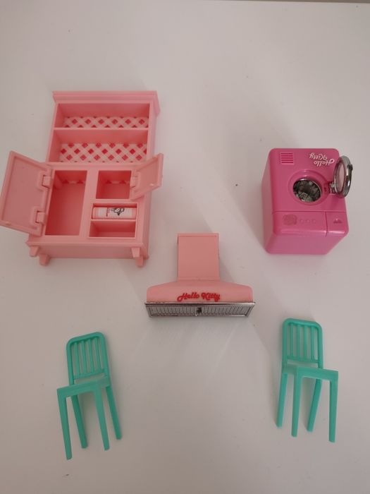 Mobilia de Casa de bonecas hello Kitty e/ou mobília da casa