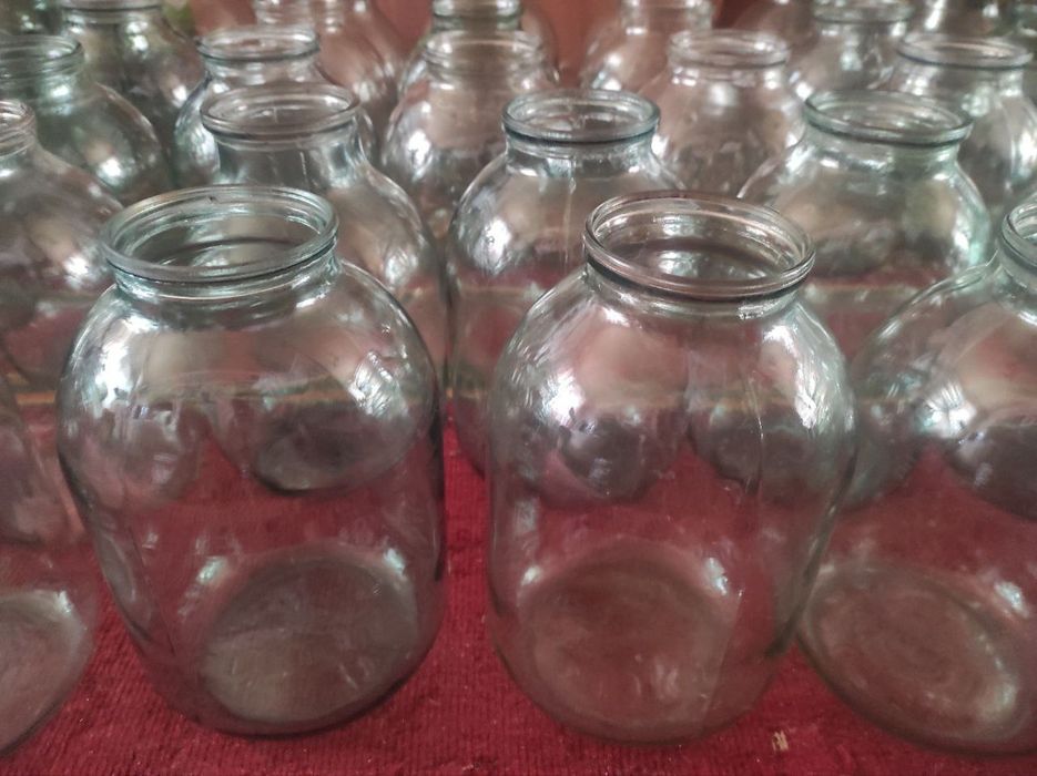 Банки 3л, близько 90шт