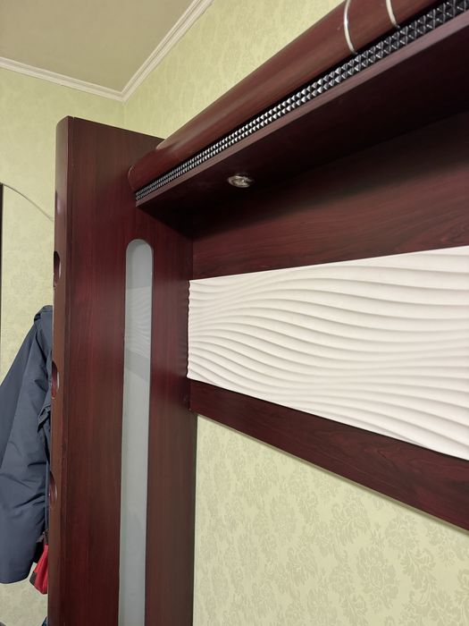 Продам тумбу / стінку під телевізор (італійська ДСП)