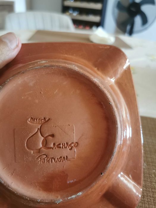 Cinzeiro em porcelana pintado à mão em tons de azul