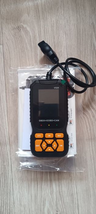 Автосканер Xiamen V520 діагностичний адаптер 
OBD-2.