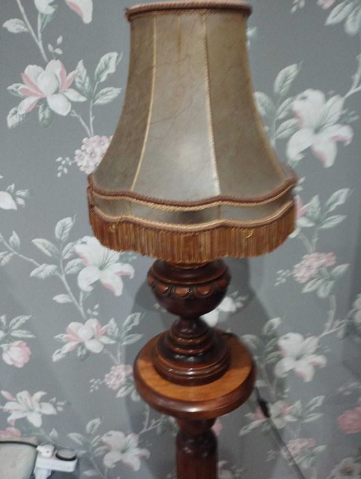 Candieiro Vintage com abajur em pele
