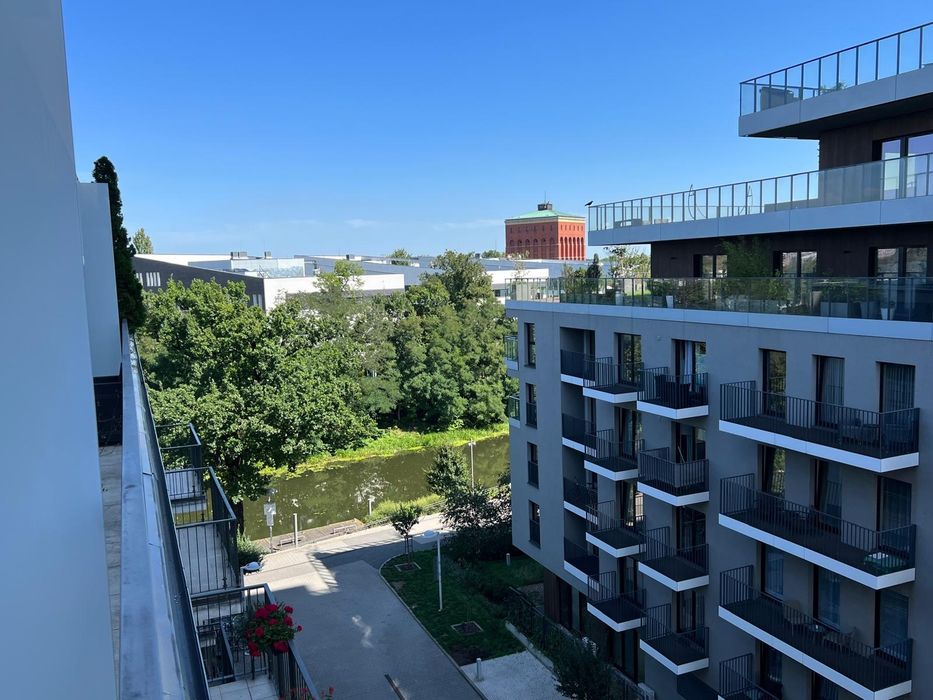 Mieszkanie 2 pokoje 45 m2, taras 14 m2  widok  na rzekę,  ul. Walońska