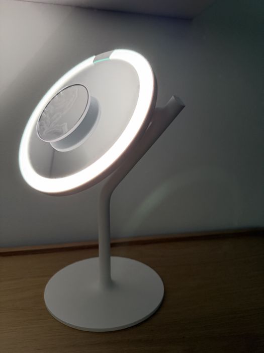 lusterko z podswietleniem led + powiekszajace USB C