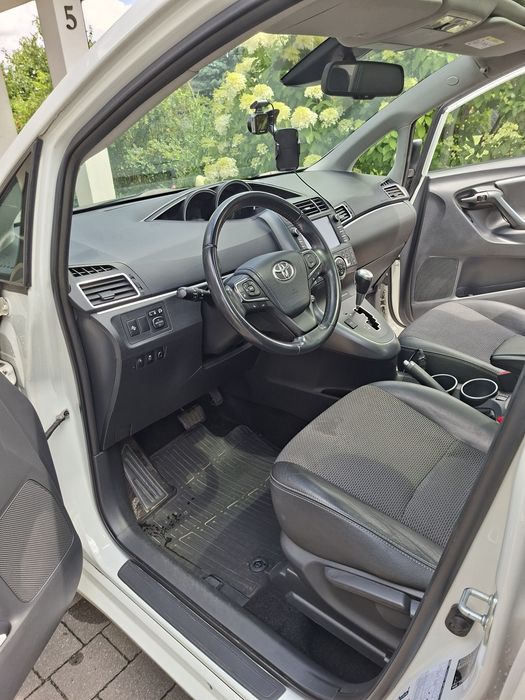 Toyota verso 2015 r