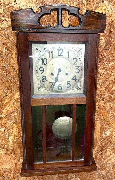 Relogio de sala antigo, a funcionar, em estado original