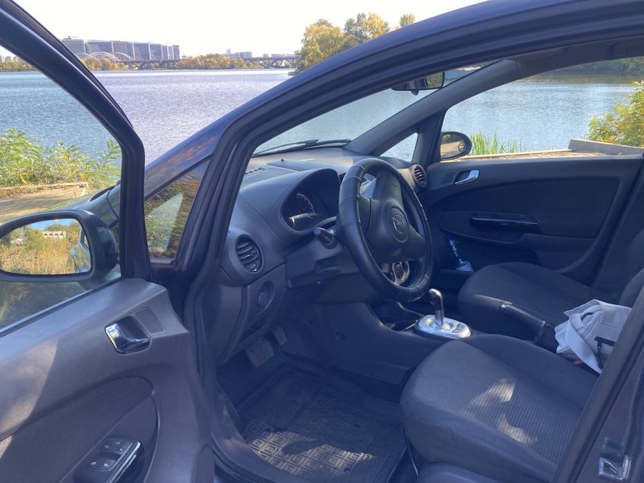 Продам автомобиль Opel Corsa