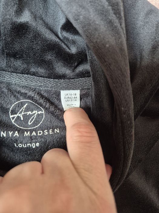 Bluza damska welurowa czarna Anya Madsen rozm.42