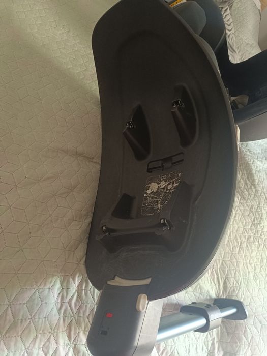 Foteliki cybex od urodzenia do 4 roku życia  plus baza cybex