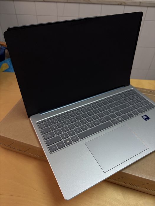 Portátil HP AI 15-fd2000ns 15.6" Intel Core Ultra 7 255U 32GB 1TB SSD Intel Graphics FreeDOS