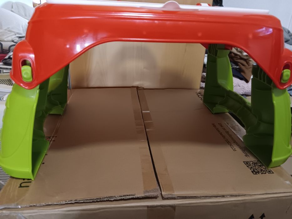 Mesa Infantil Clementoni Dobrável c/ atividades