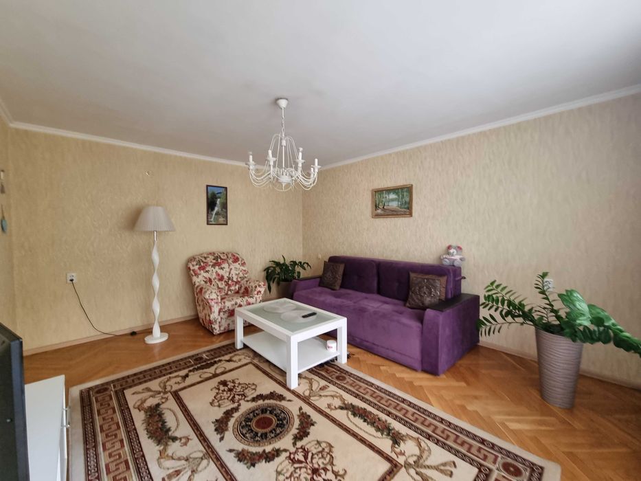 Чистенька 2к в оренду на бул. Лесі Українки 28-А, 56 м2, 5 поверх, метро Печерська, цегляний будинок с ГАЗ-ом