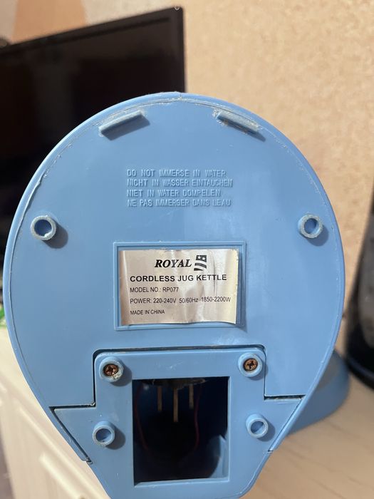 Чайник електричний неробочий на запчастини