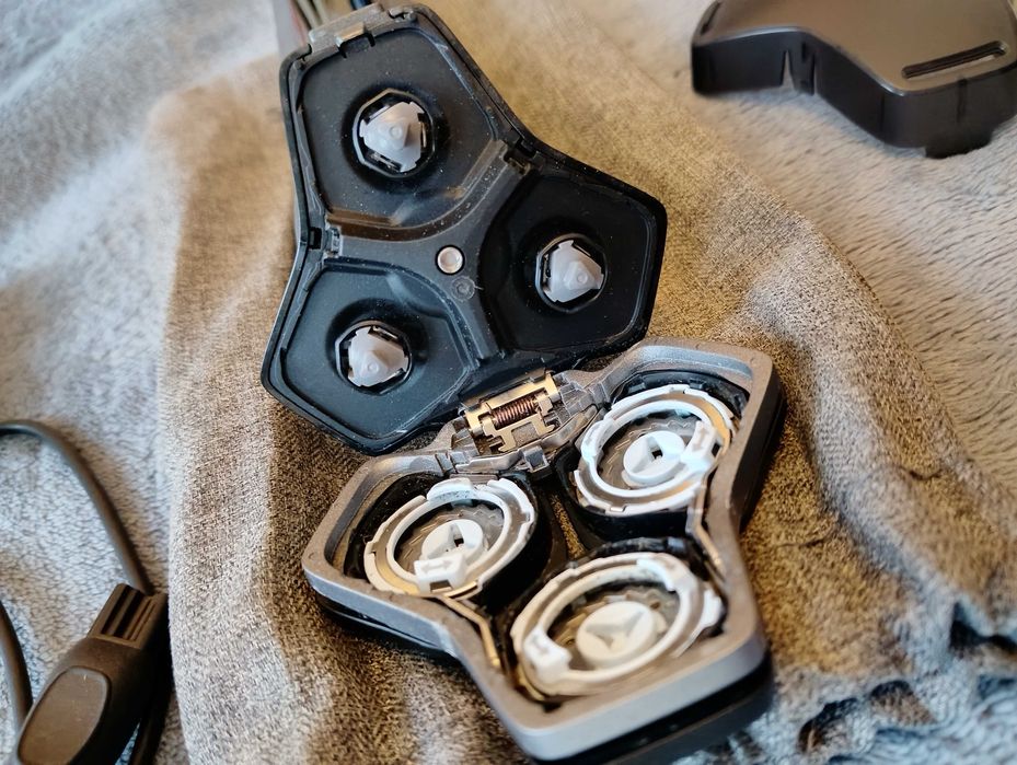 Електробритва Philips серії 5000