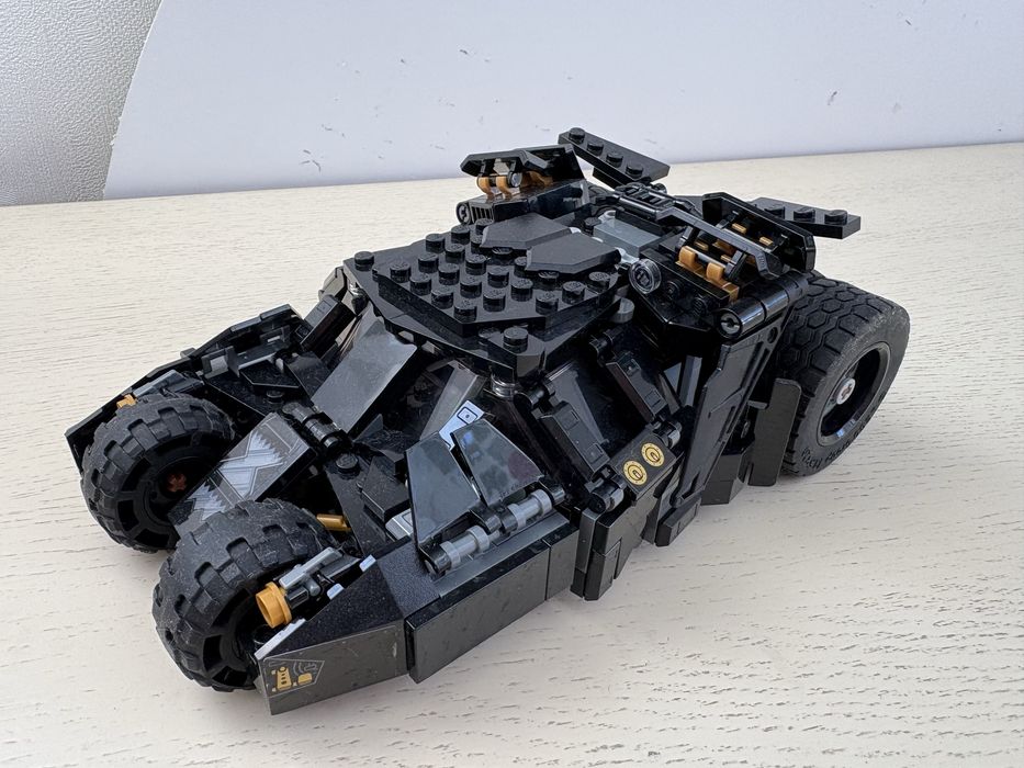 Конструктор LEGO Бетмобіль Тумблер: сутичка з Пугалом (76239)