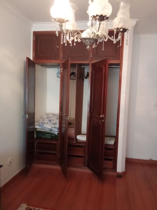 Arrenda-se quarto de solteiro