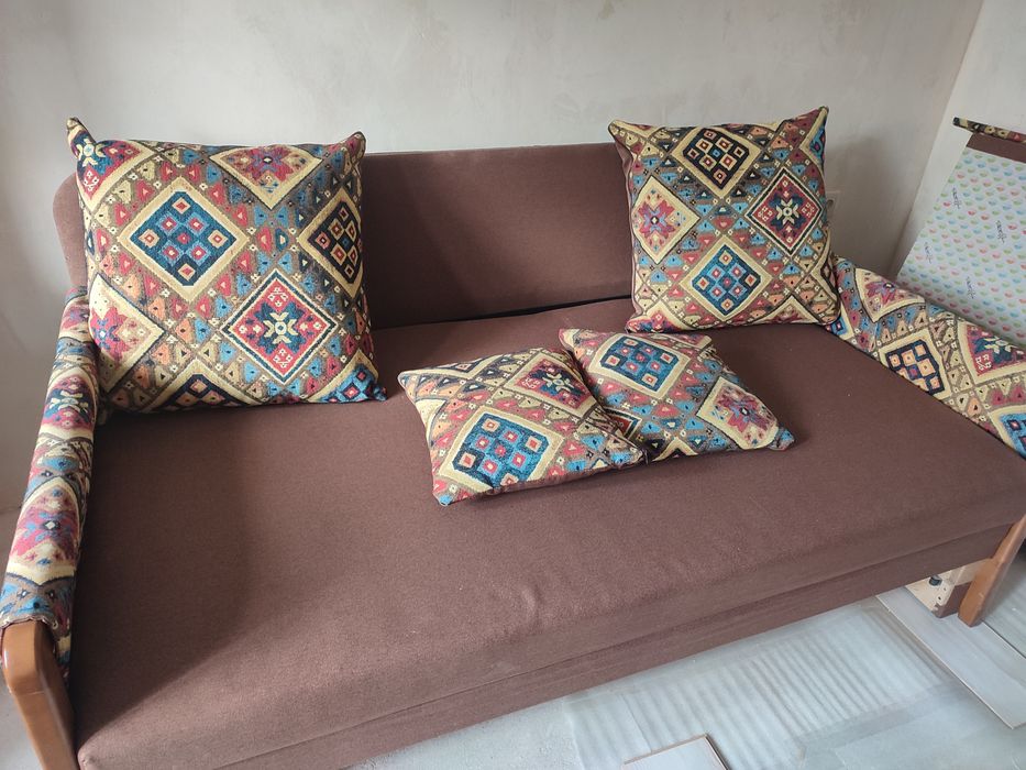 Продам діван. Дуже гарний стан.