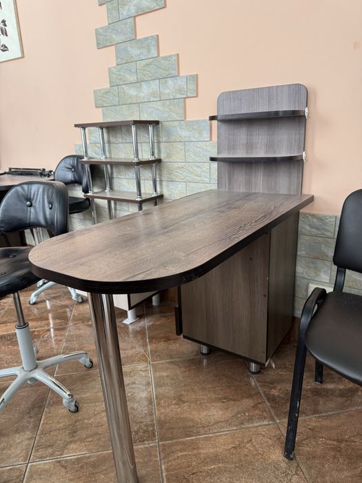 Уцінка -20 відсотків на все Меблі з перукарні.світильники від павербан