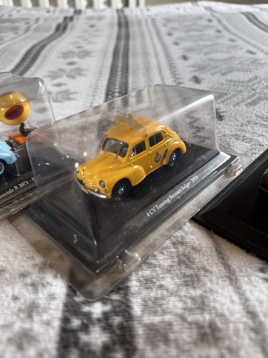 Lote de 3 miniaturas de carros Renaul