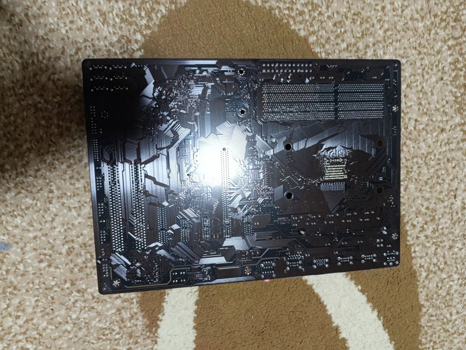 Материнская плата Gigabyte AM3 сокет ддр3