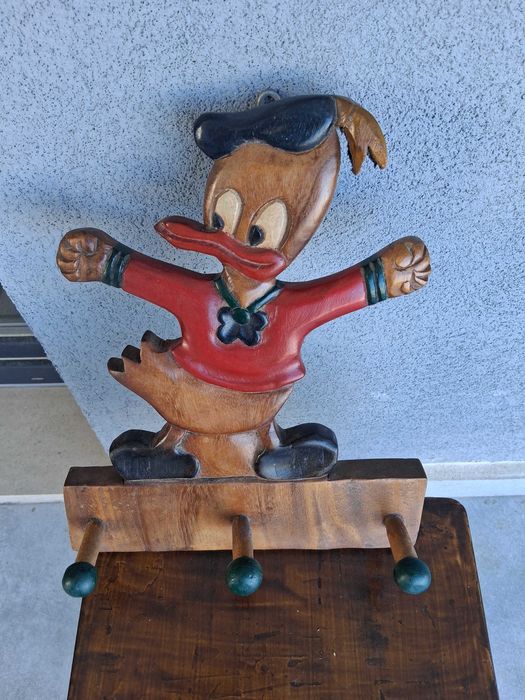 Cabide artesanal com figura do Pato Donald anos 80
