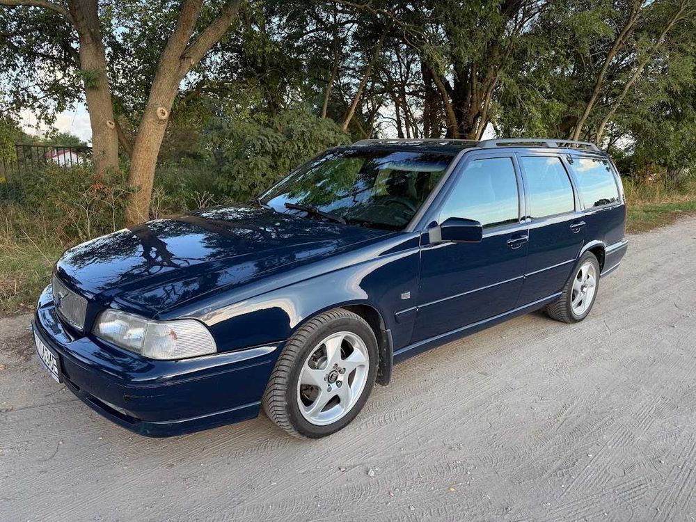 Volvo V70 I