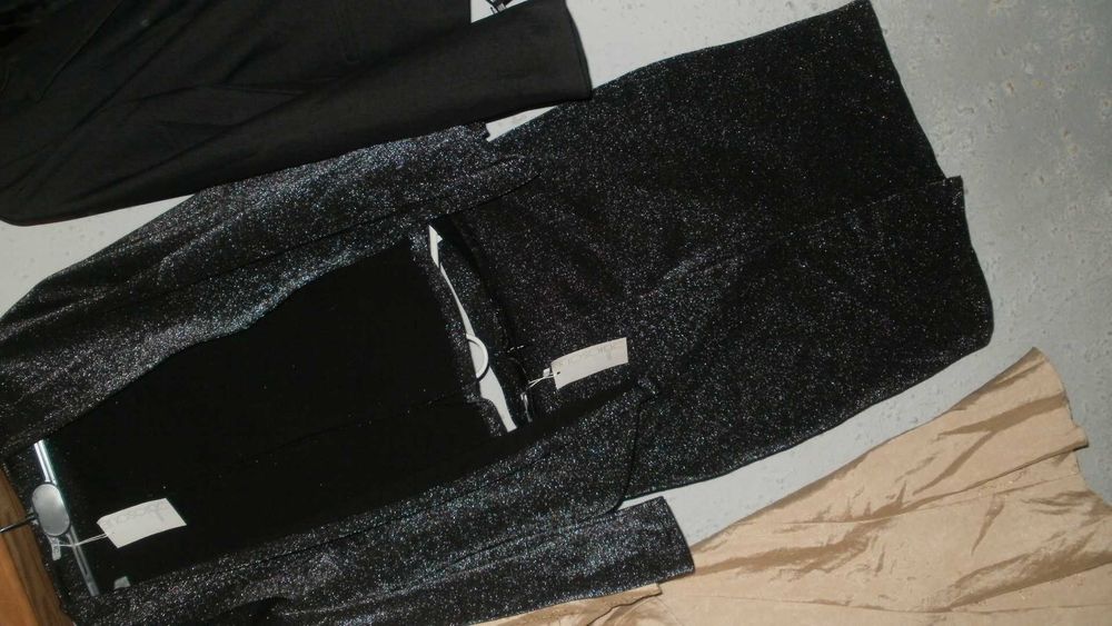 Kostiumy damskie 5 kpl –żakiet+ spódnica/ spodnie - S/M, np. Quiosque