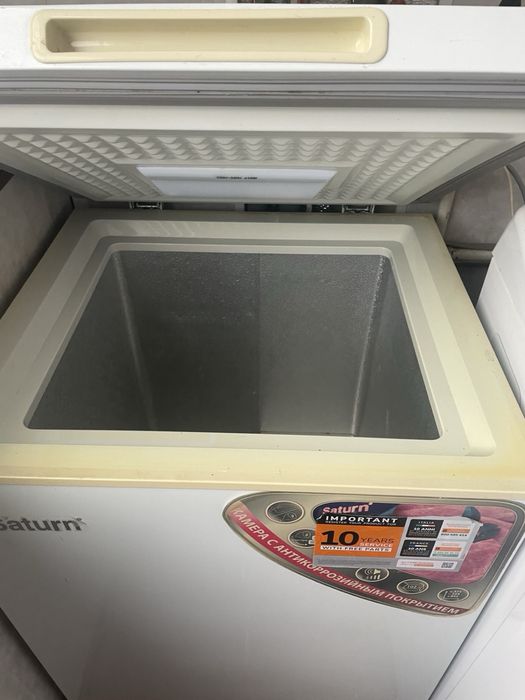 Продам морозильну камеру Saturn