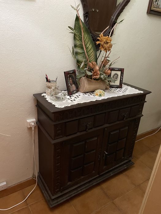 Sapateira de madeira