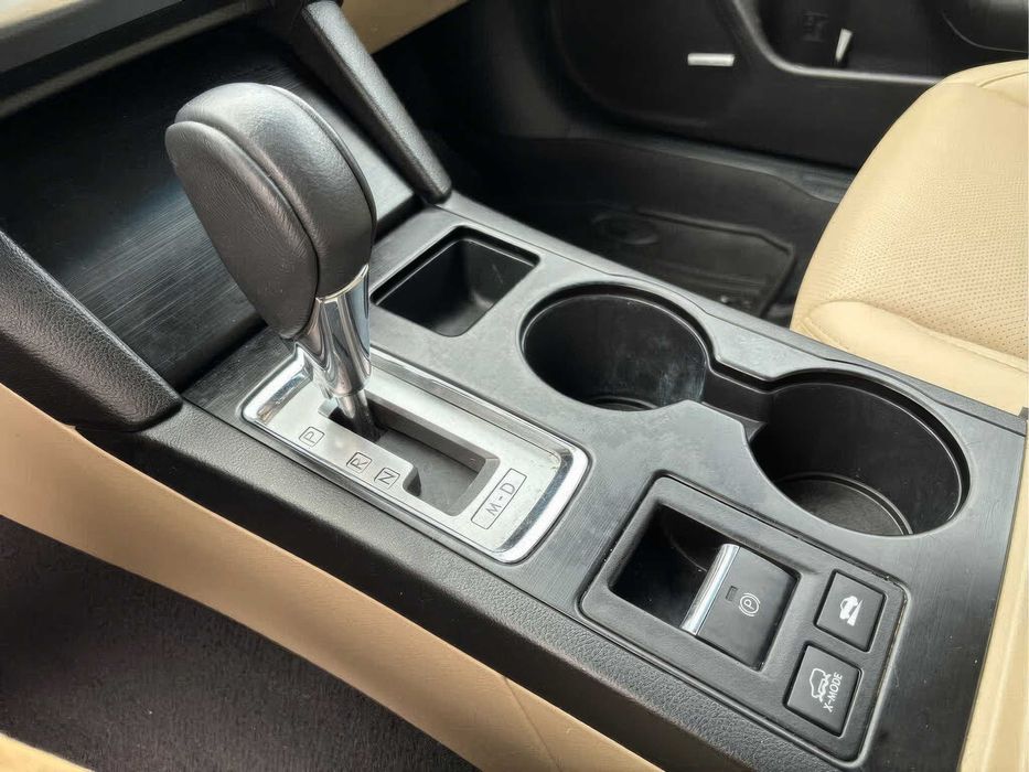 Subaru Outback Limited      2017