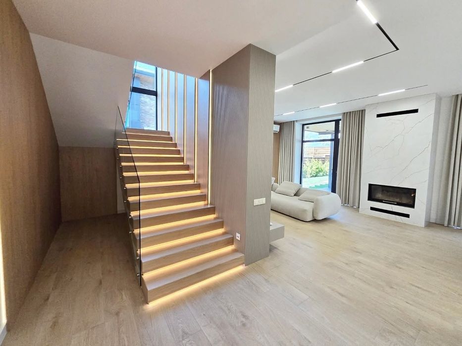 Будинок 250 м2 в КМ охорона басейн газ ремонт с. Ходосівка 8 км Київ