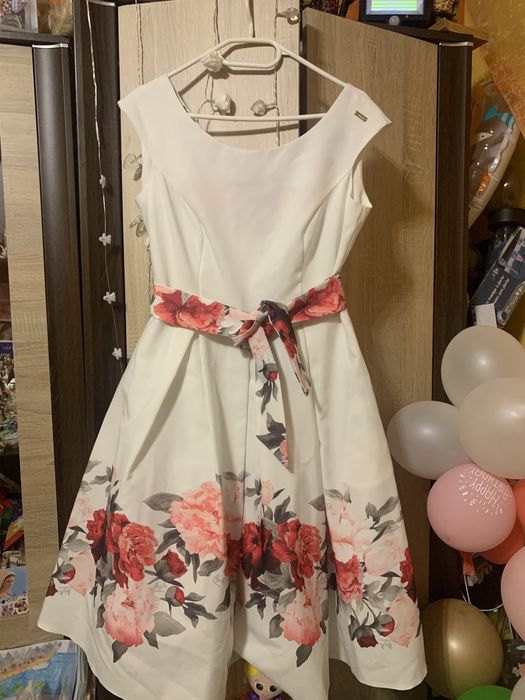 Sukienka A&A Biała w róże